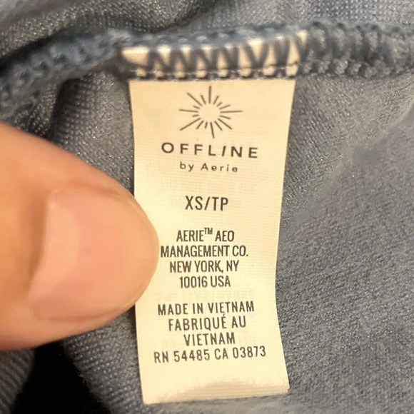 Offline by aerie cropped velour hooded top xs - Picture 3 of 9